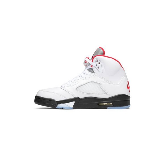 Boy’s Jordan 5 Fire Red 2020 Release - Picture 5 of 12